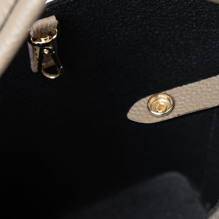 VIAVERDI Beuteltasche mit Schultergurt und Clutch aus taupefarbenem Leder, hergestellt in Italien, Pienza-Linie