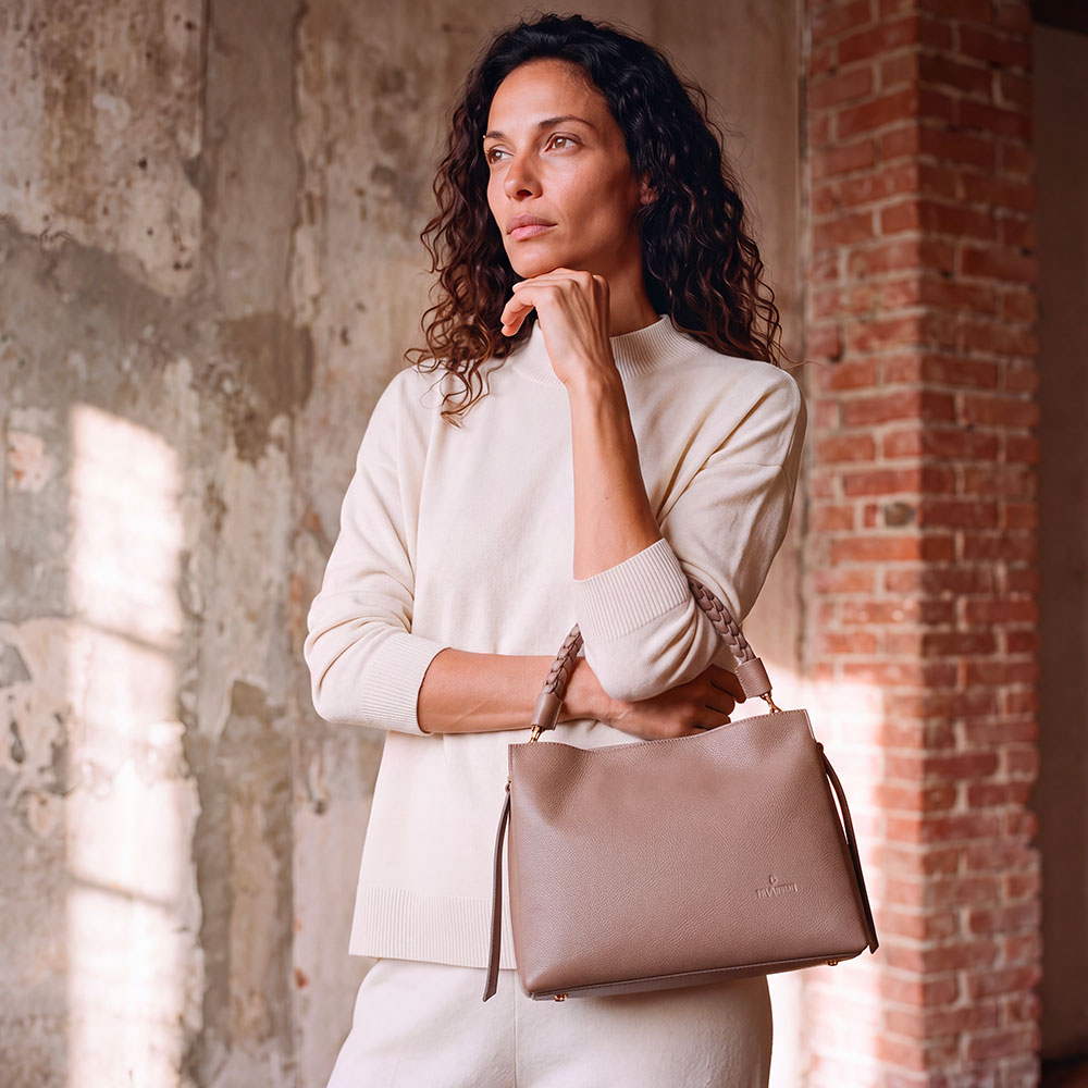 Borsa a Spalla in Pelle Taupe VIAVERDI Made in Italy linea Monteriggioni