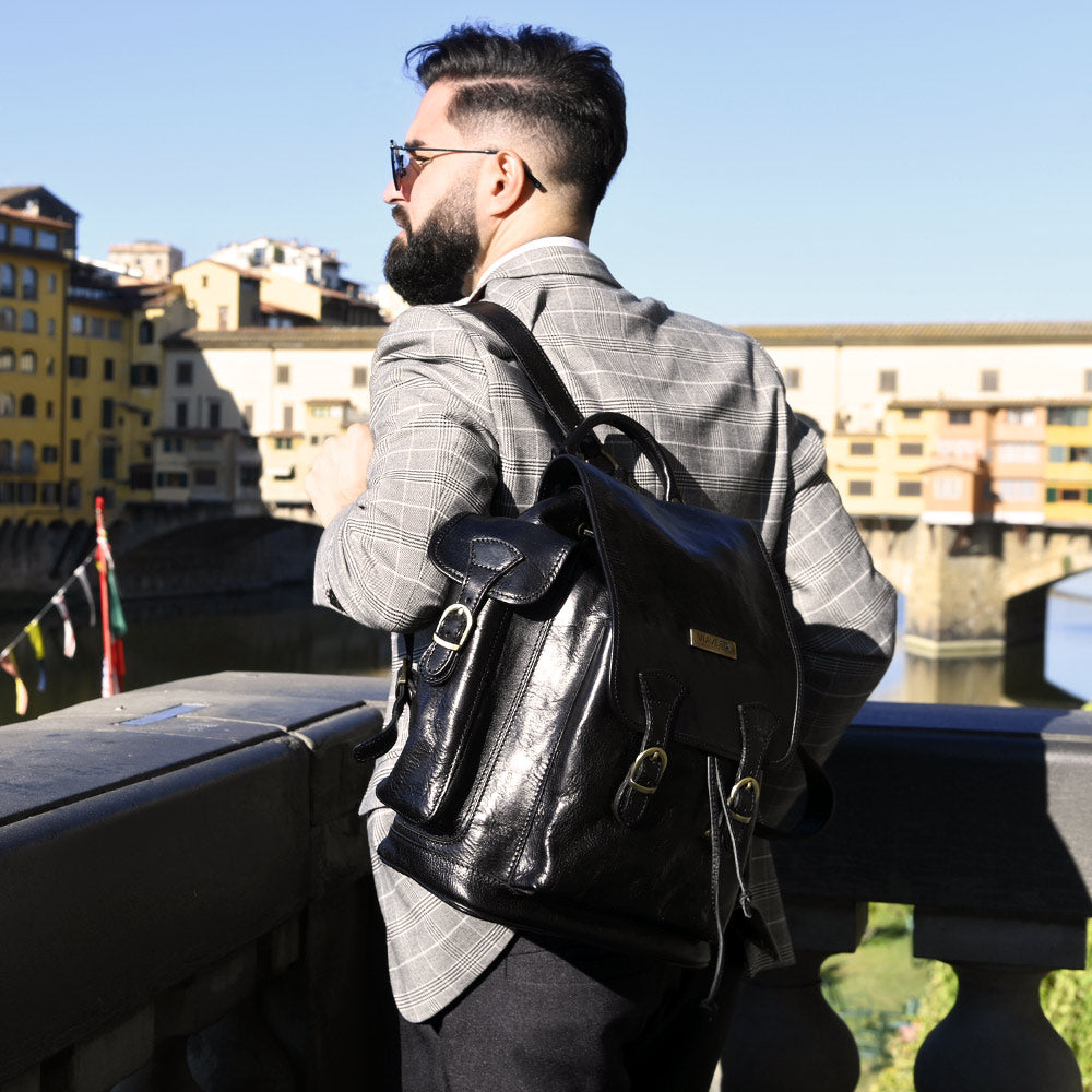VIAVERDI Black Leather Backpack Made in Italy