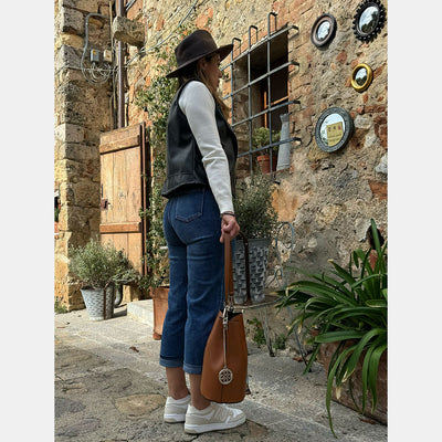 Bucket Bag with Shoulder Strap VIAVERDI in Black Leather Made in Italy Capalbio line