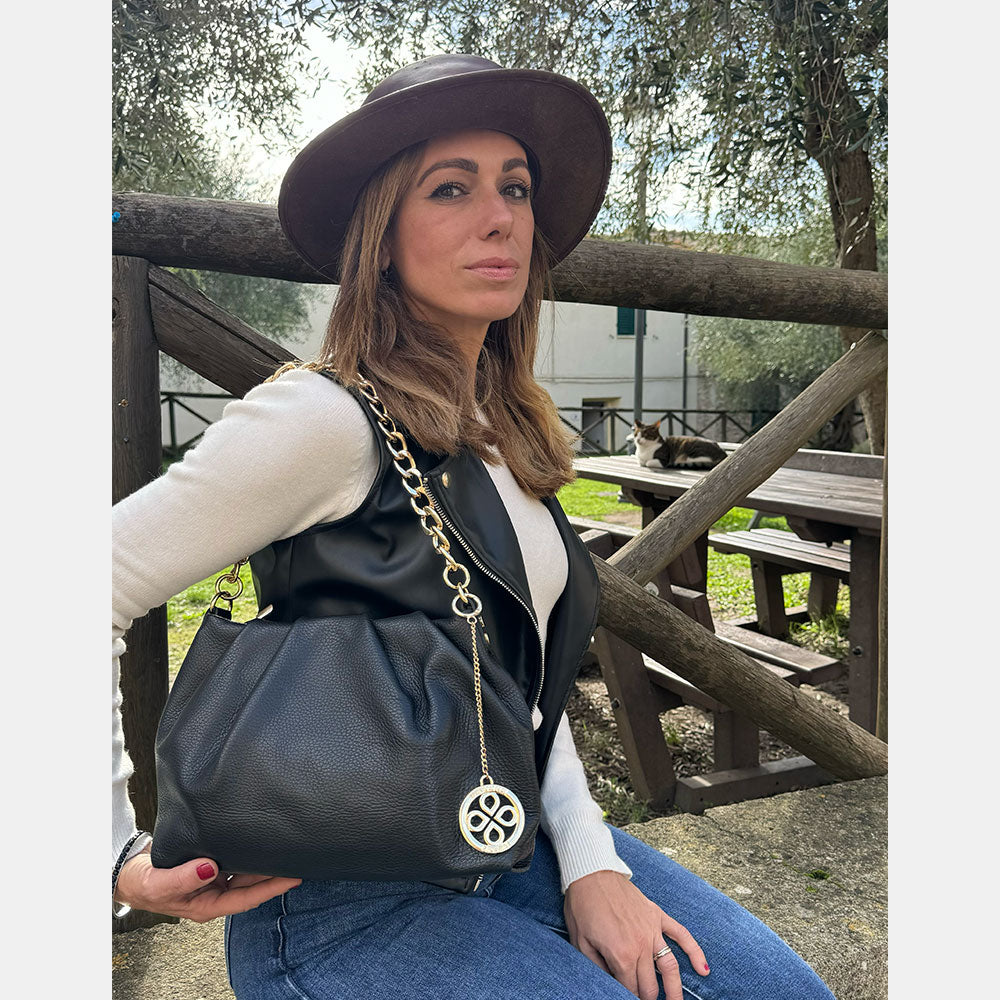 Borsa Hobo a Spalla con Catena VIAVERDI in Pelle Nera Made in Italy linea Monteriggioni