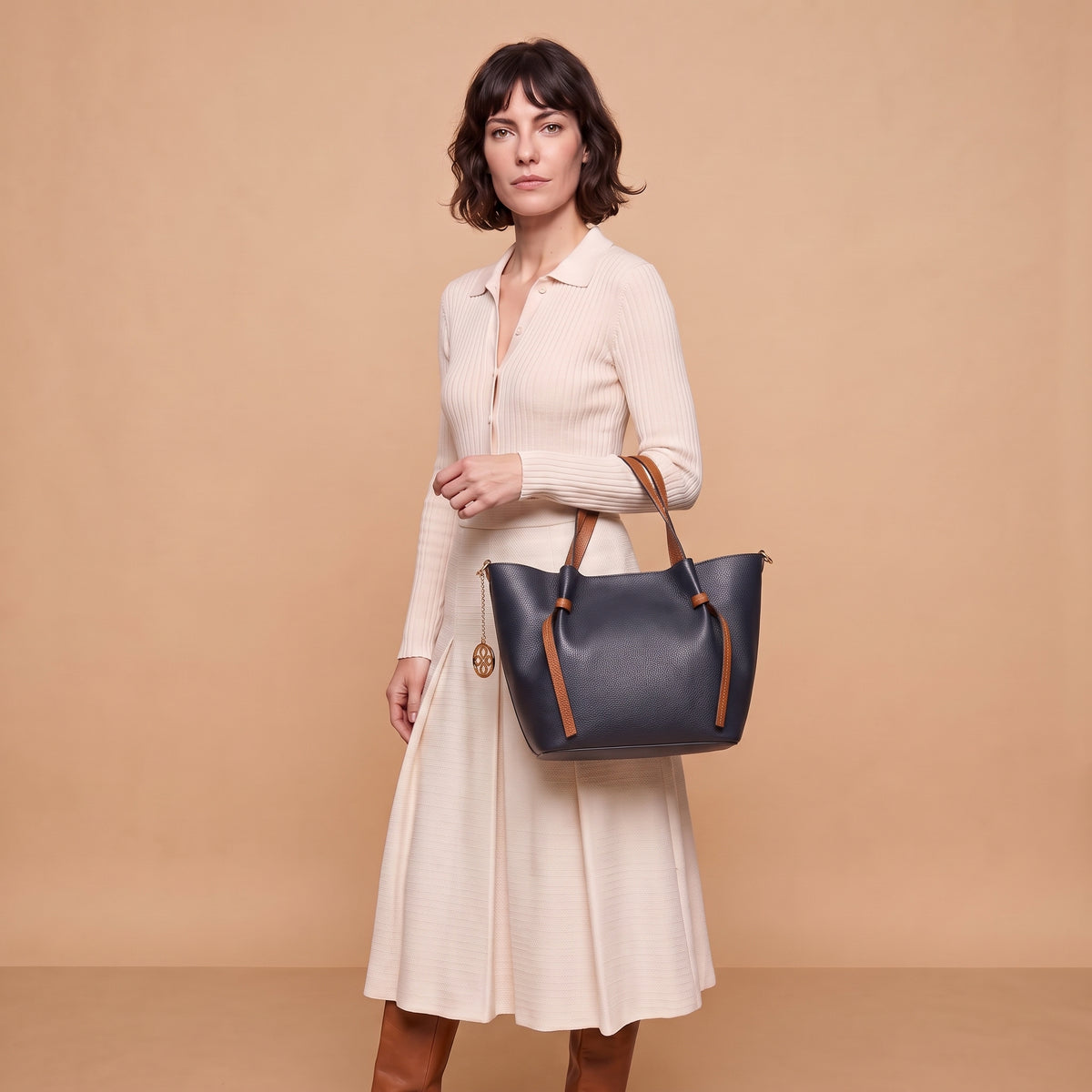 Bolso de mano de piel azul y marrón con bandolera ViaVerdi, Made in Italy – línea Certaldo