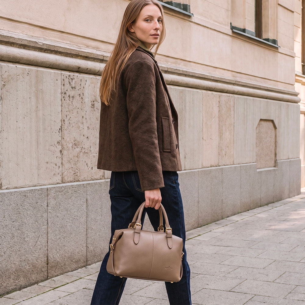 ViaVerdi Bowlingtasche aus Taupe Leder Made in Italy – Linie San Gimignano
