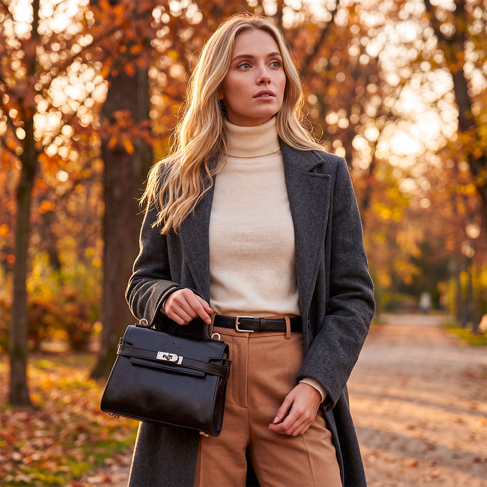 VIAVERDI Black Leather Bag, Made in Italy, Florence line.