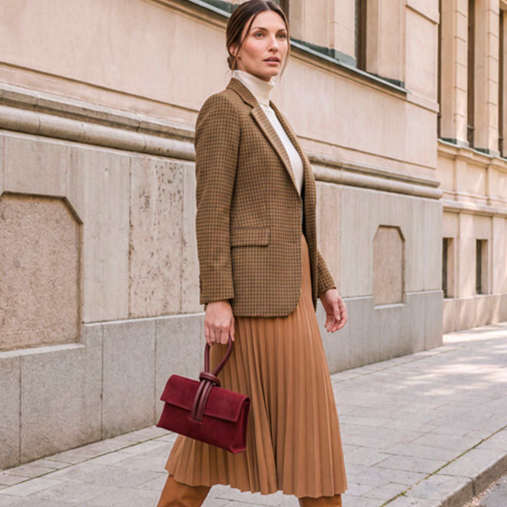 Pochette en daim bordeaux avec bandoulière ViaVerdi, Made in Italy – ligne Castiglione