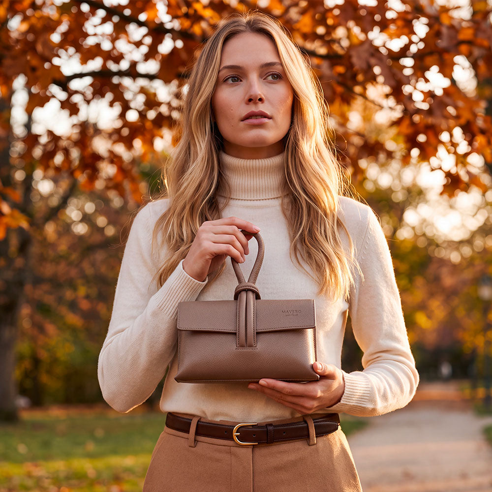 Borsa Clutch a Mano con Tracolla VIAVERDI in Pelle Taupe Made in Italy linea Castiglione