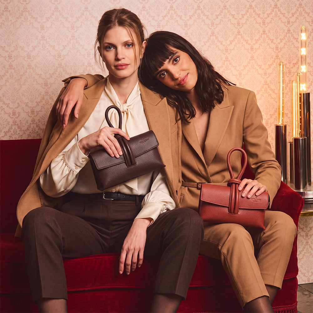 Borsa Clutch a Mano con Tracolla VIAVERDI in Camoscio Nero Made in Italy linea Castiglione